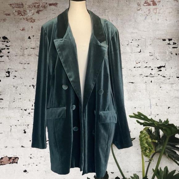 torrid Jackets & Blazers - Women's Torrid Green Velvet Blazer Size 3X